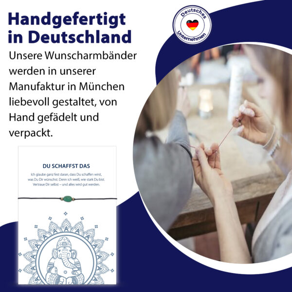 Jade Grußkarte Du schaffst das, Edelstein Armband mit Jade und 2 vergoldeten Kugeln und goldener Schiebeperle als Verschluss, elastisches Armband schwarz, Briefkuvert.