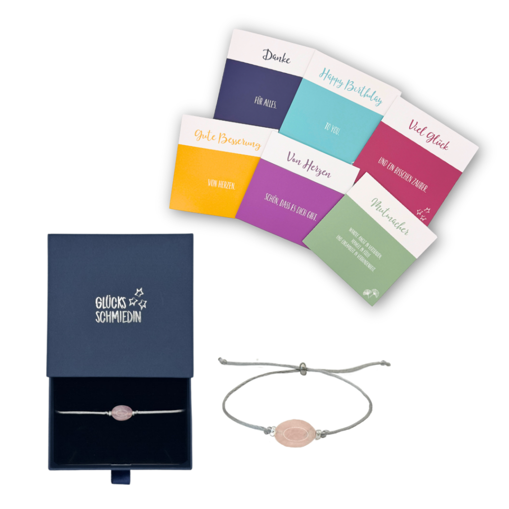 Rosenquarz Satin Armband in grau, mit 2 versilberten Perlen und silberner Schiebeperle. 6 verschiedenen Glückwunschkarten für jeden Anlass in edler Geschenkbox. Handmade in Deutschland.